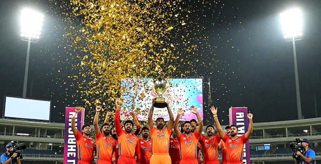 वेलिंगटन की 13.2 ओवर की चेज़: अभिषेक शर्मा के 38 गेंद में 113, सूर्यवंशी के 18 गेंद में 45 और पावरप्ले में 118/0 का रिकॉर्ड