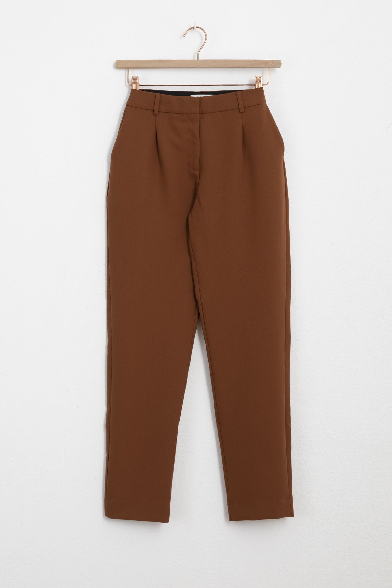 bruine-pantalon-574xuv-1.jpg