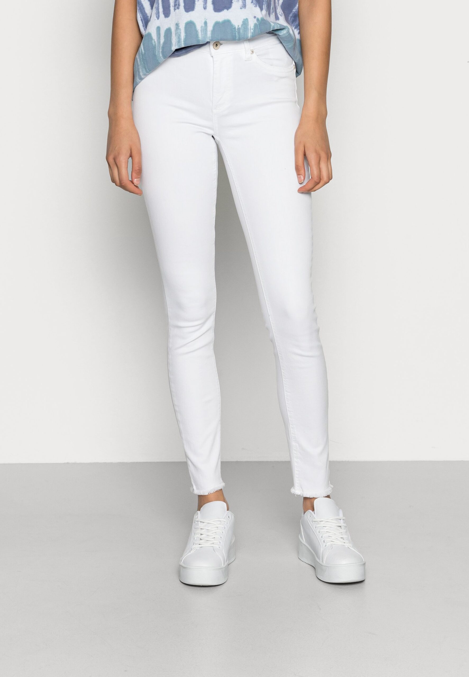 witte-jeans-340ytl-1.jpg
